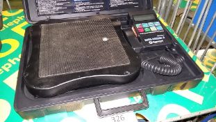 Mastercool portable digital scales in carry case - ACCU charge II