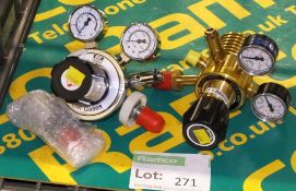 2x Gas regulators