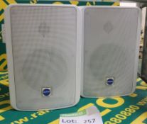 2x Mackie Industries monitor 4W speakers