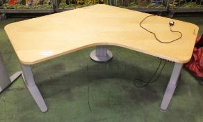 Adjustable height office desk