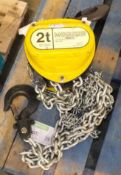 Morris 2T manual overhead chain hoist with chain