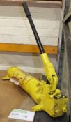 Enerpac P84 manual hydraulic pump - 10,000PSI / 700bar