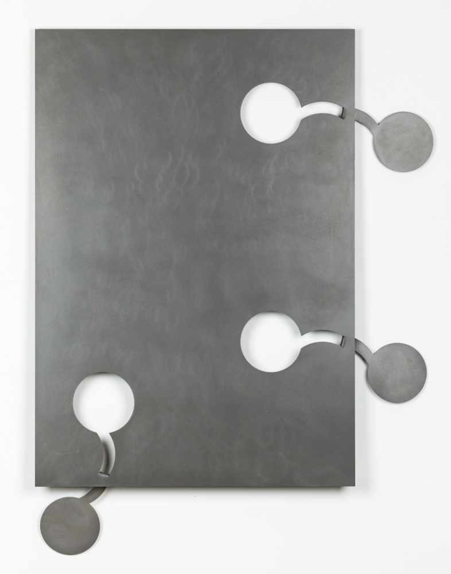 Sepp Auer * Braunau am Inn 1939 geb. Ohne Titel Aluminium, Lack ca. 140 x 105 x 7 cm 2007 rückseitig