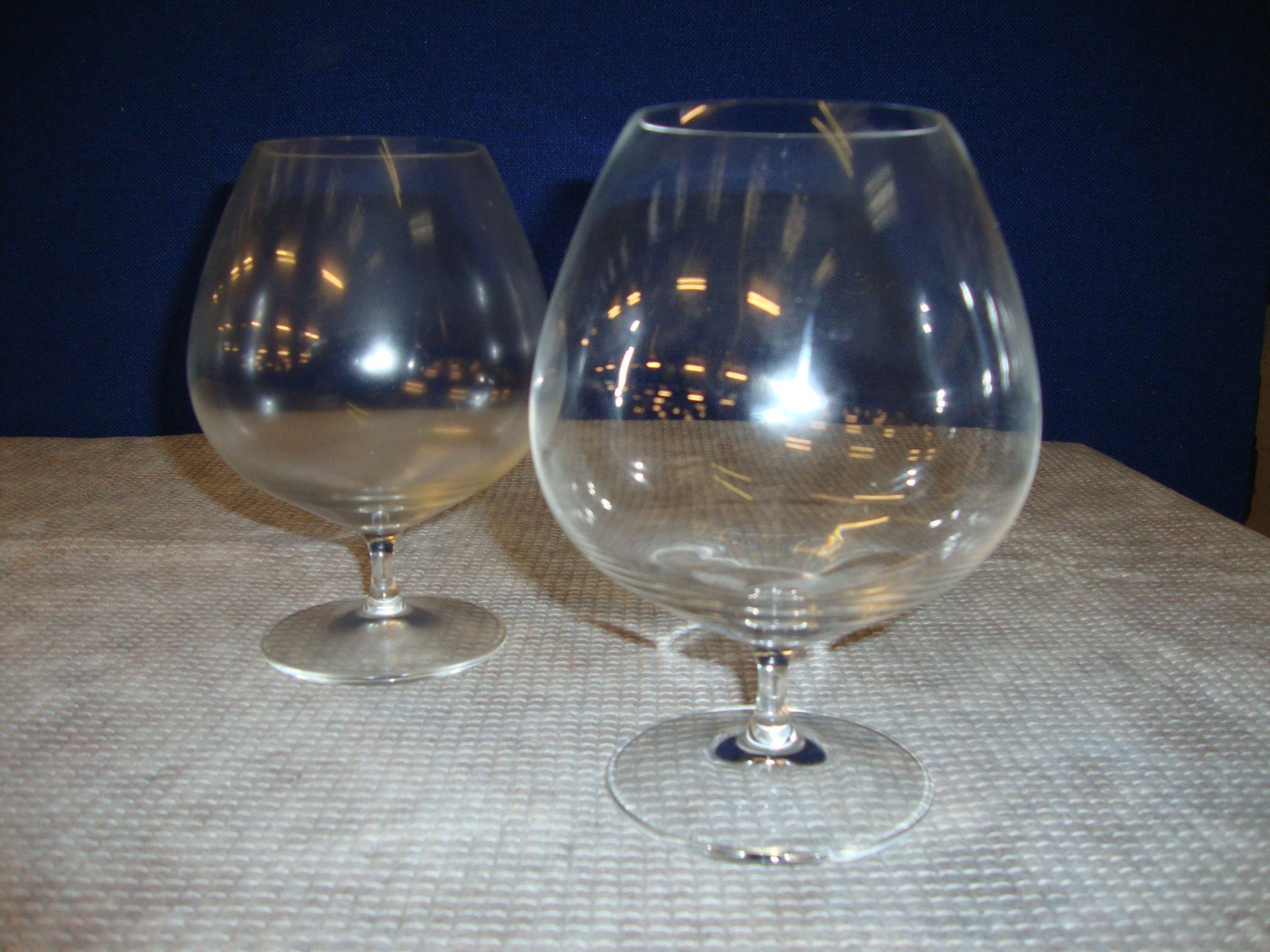 2 off Villeroy & Boch large brandy/cognac goblets, each being approx. 170mm tall and approx. 120mm