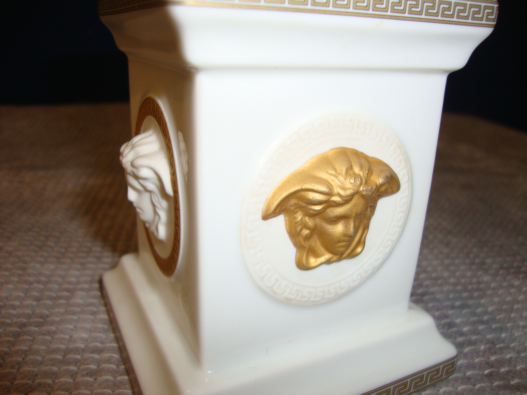 Versace by Rosenthal Gorgona table lighter, in white with gold detailing, with a removable lighter - Image 2 of 6