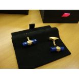 Theo Fennell 18K yellow gold cufflinks with Lapis Lazuli batons. Marked 750 AU and hallmarked,