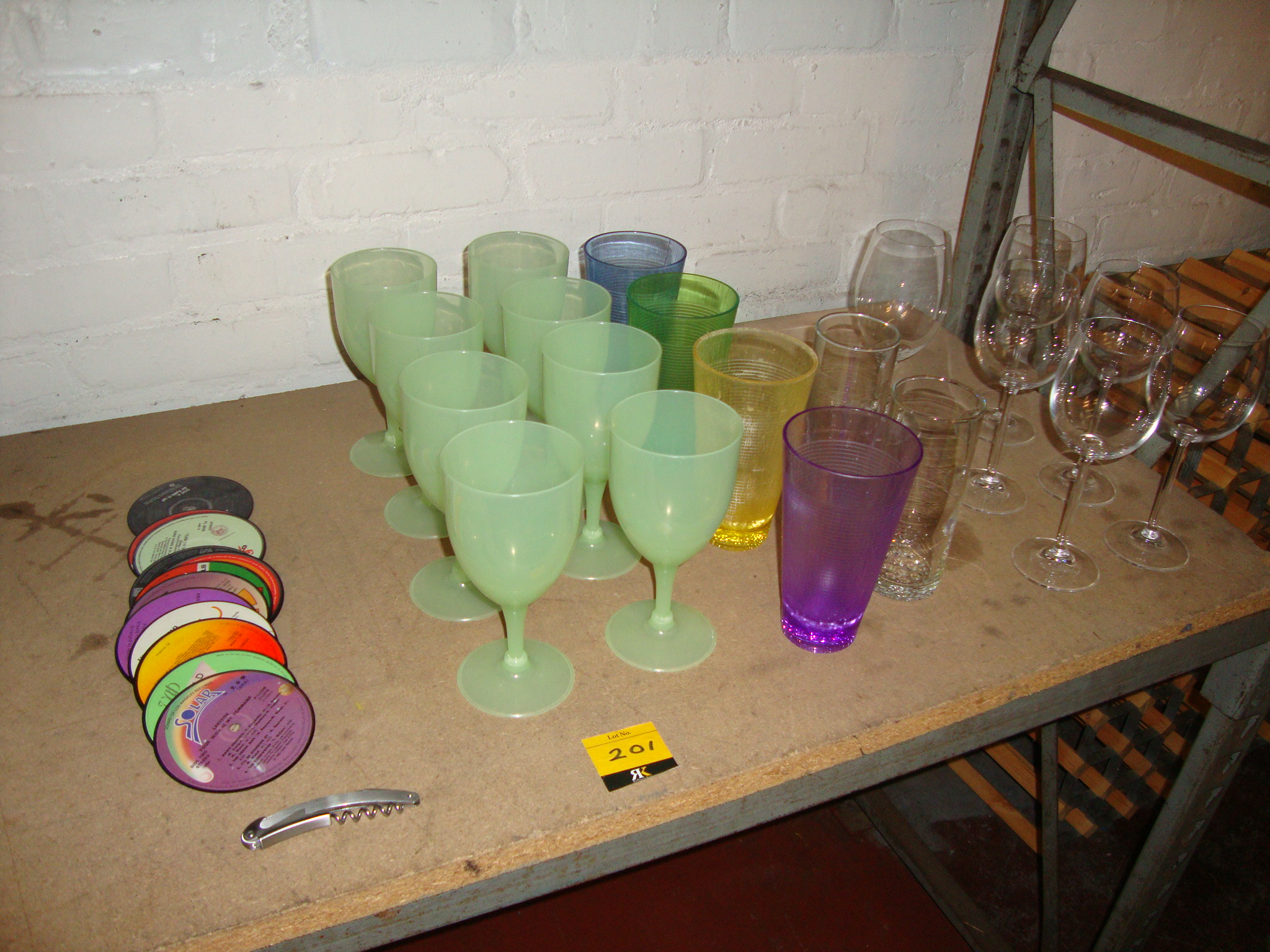 Mixed glassware/miscellaneous bar related lot comprising 1 off corkscrew, 12 off drinks coasters