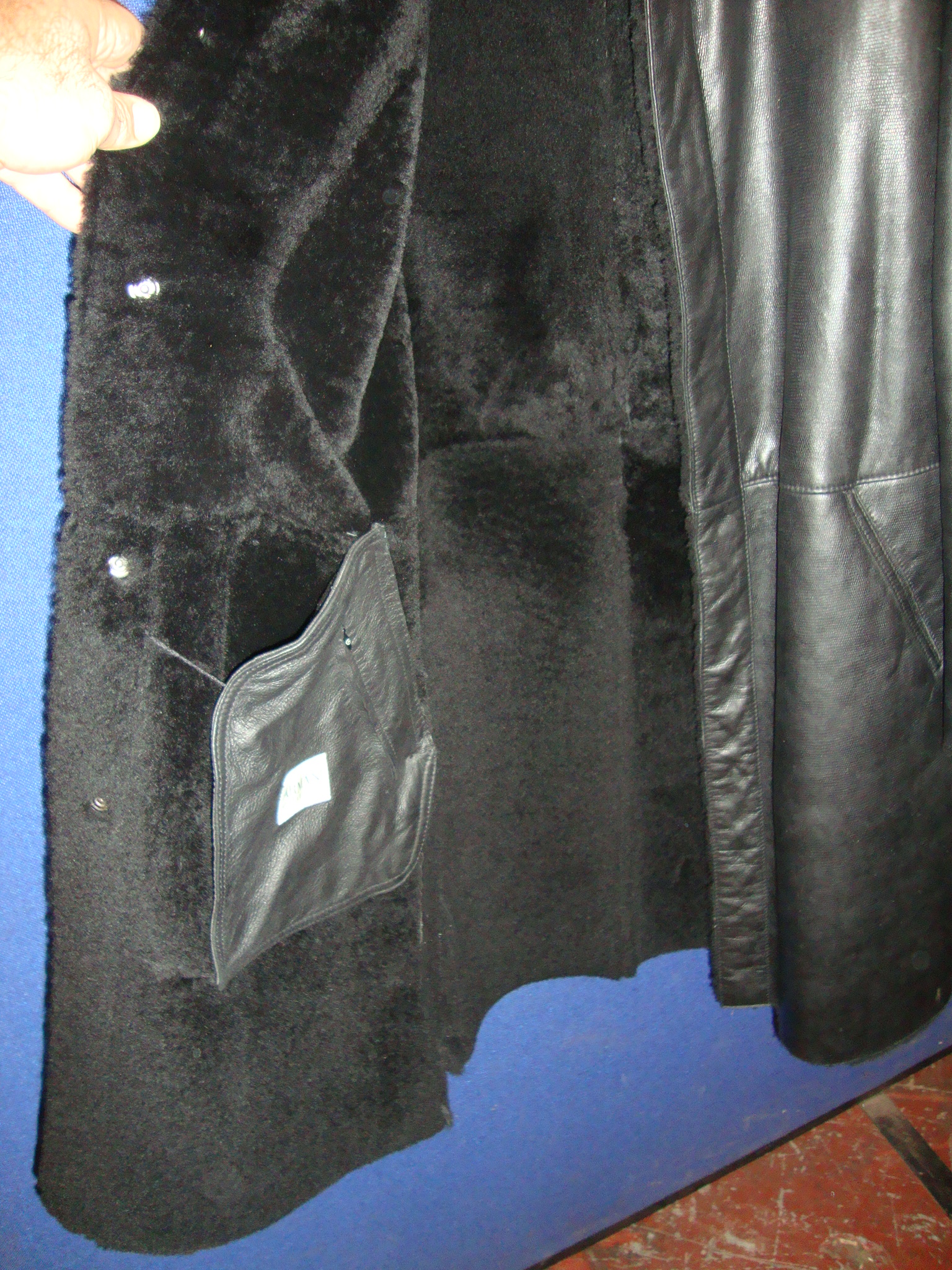 Giorgio Armani Collezioni men's black embossed leather sheepskin shearling 3/4 length coat - Image 3 of 5