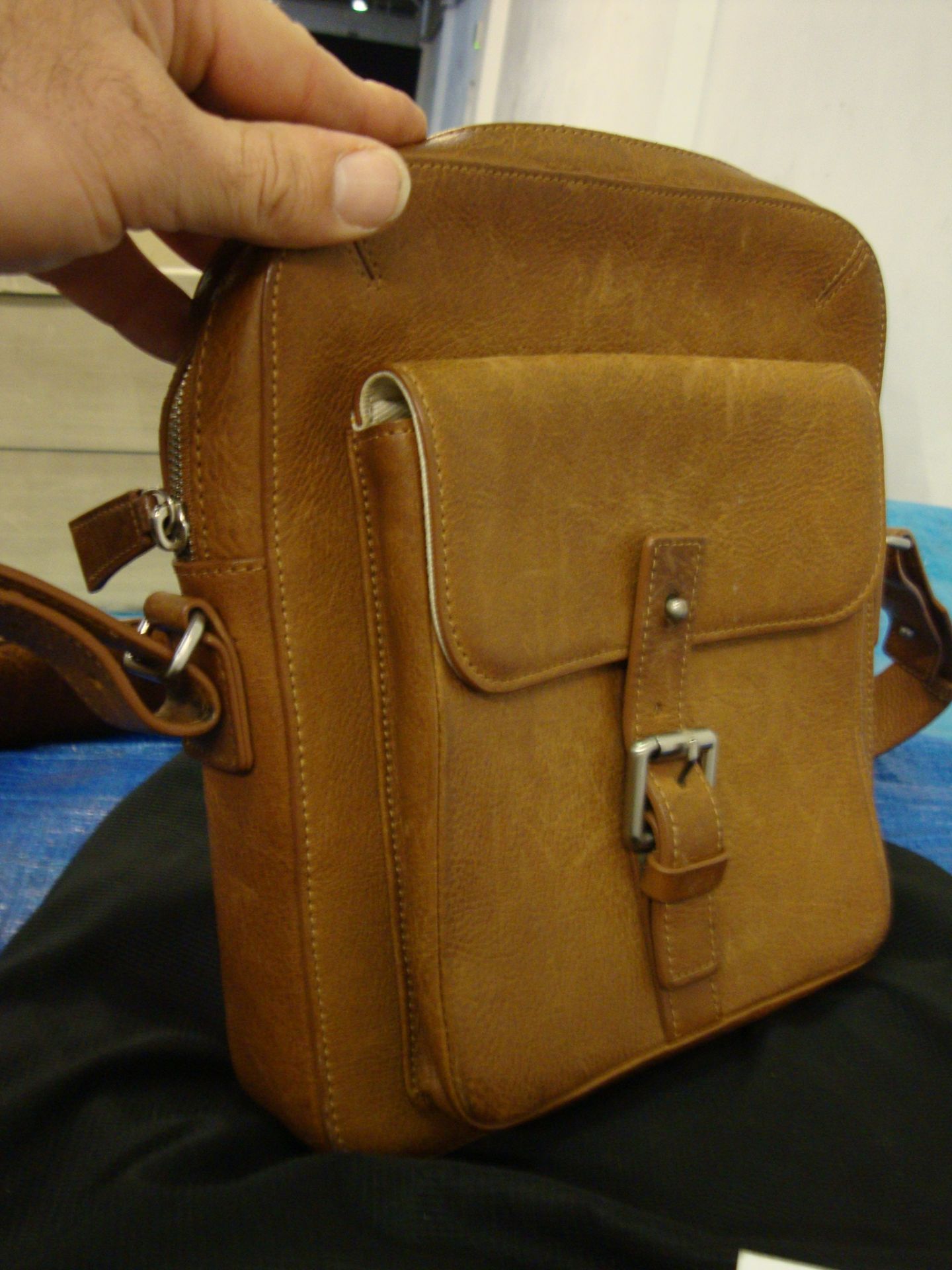 Dunhill chestnut tan leather men's messenger bag with multitude of exterior and interior pockets and - Image 3 of 5