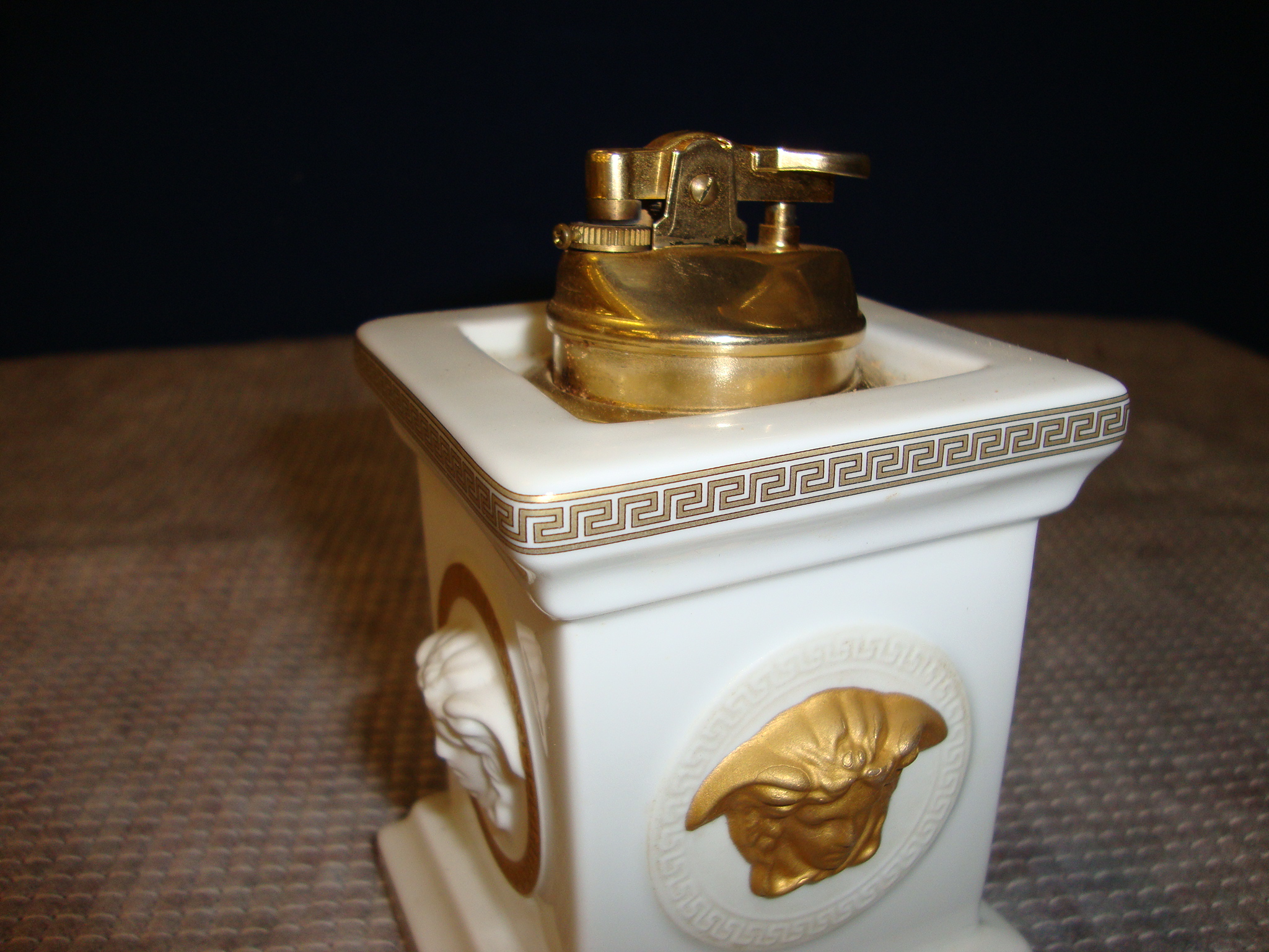 Versace by Rosenthal Gorgona table lighter, in white with gold detailing, with a removable lighter - Image 3 of 6