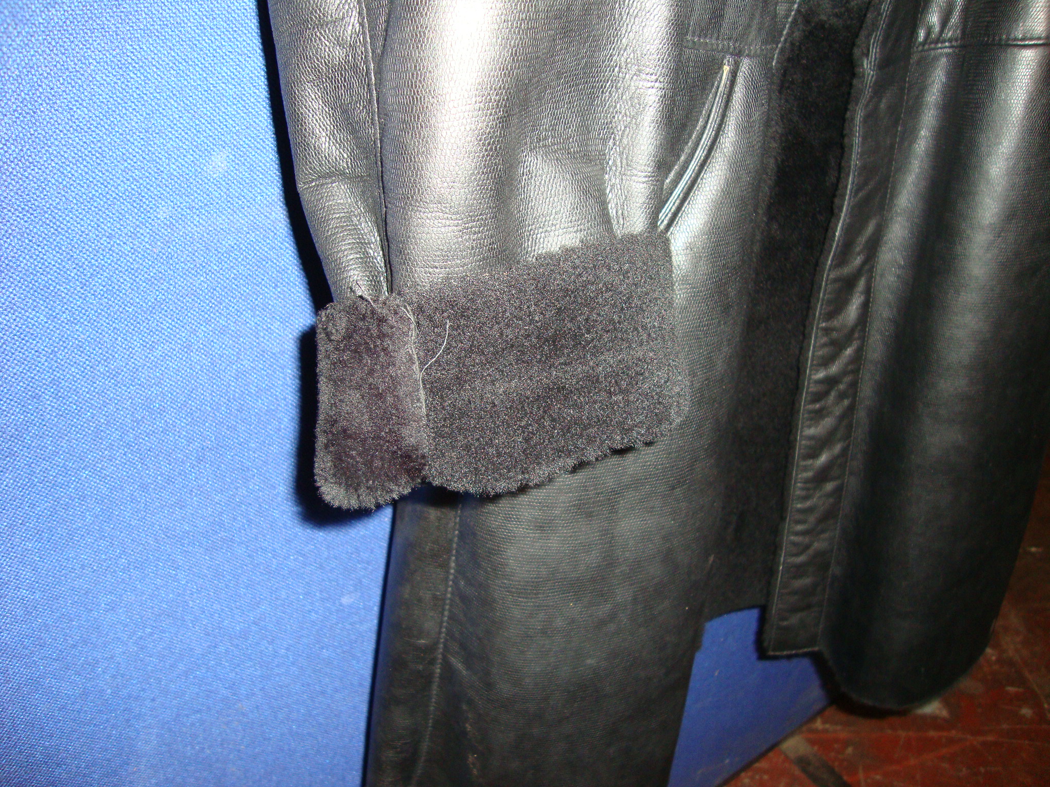 Giorgio Armani Collezioni men's black embossed leather sheepskin shearling 3/4 length coat - Image 4 of 5