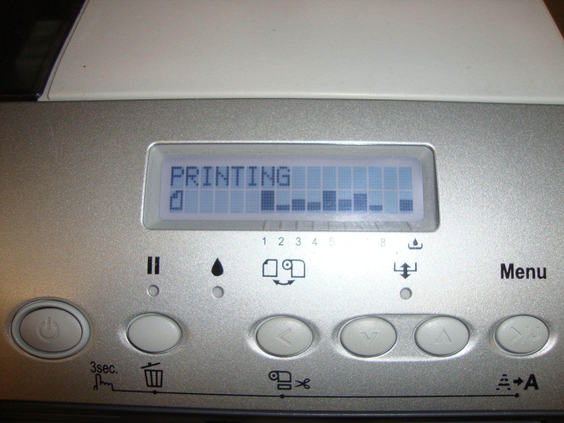 Epson Stylus Pro 4880 A2 printer including manual, disc, cables, small quantity of spare cartridges, - Image 3 of 10