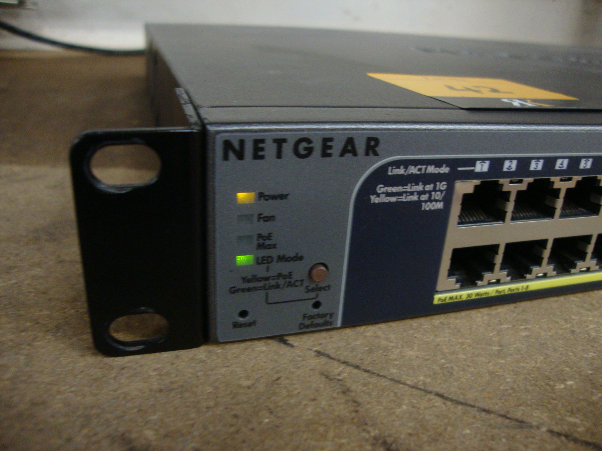 Netgear Prosafe model GS752TP rack mountable 48 port gigabit switch - Image 3 of 6