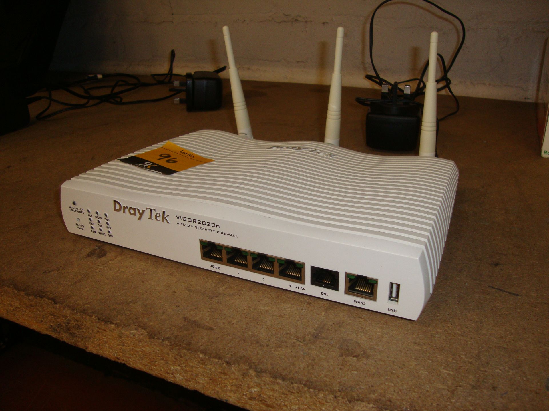 DrayTek Vigor 2820N ADSL2+ security firewall/wireless access point/modem/router - Image 4 of 5