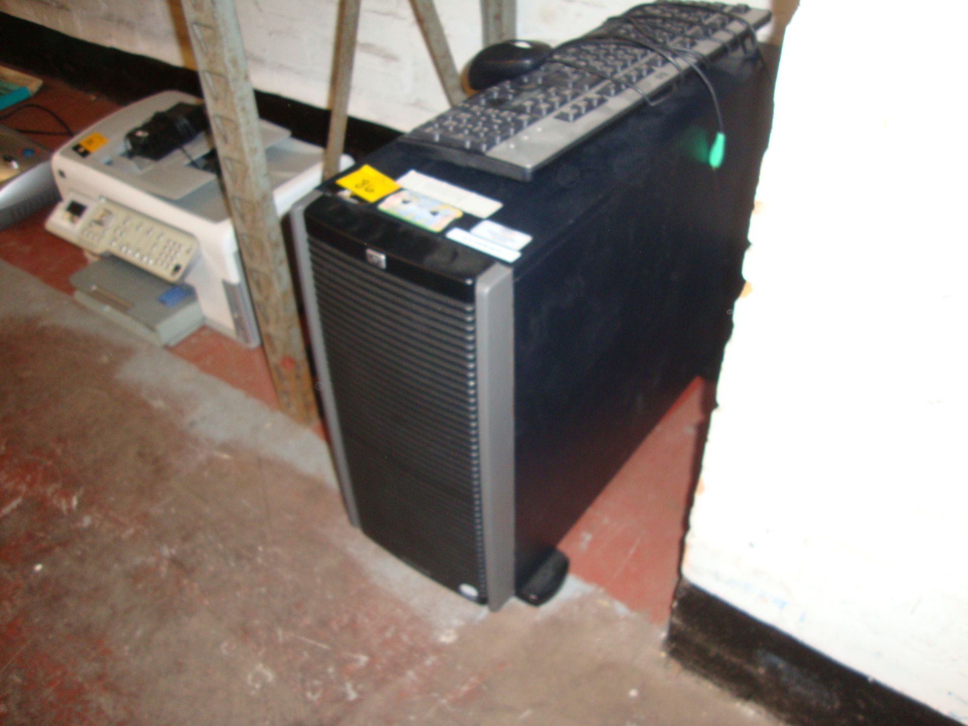 HP Proliant ML350 server including keyboard and mouse - Image 5 of 12