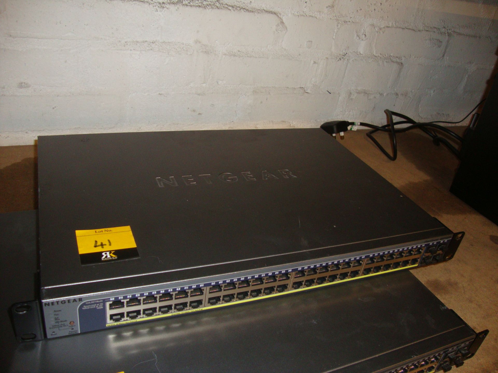 Netgear Prosafe model GS752TP rack mountable 48 port gigabit switch - Image 4 of 8