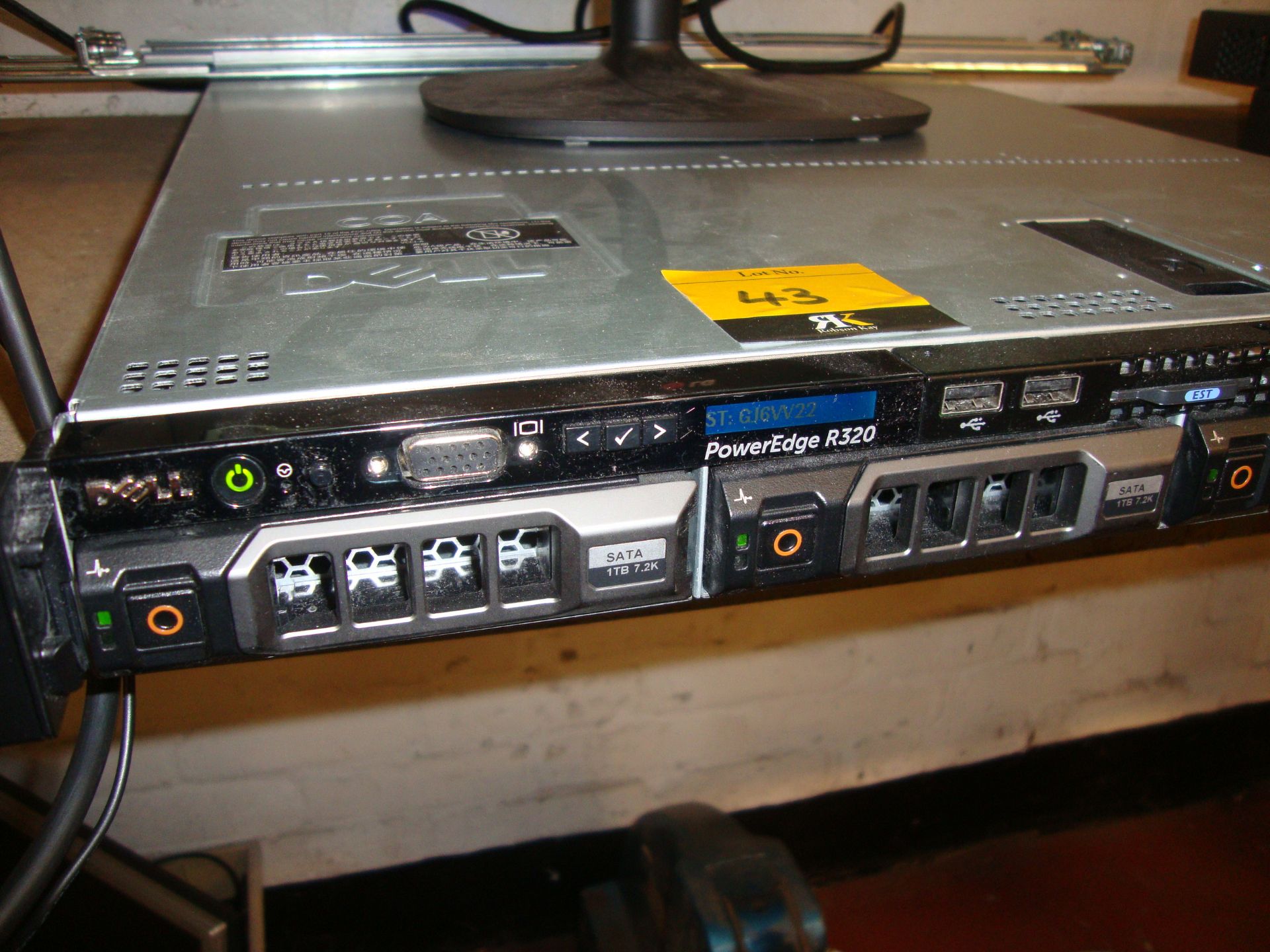 Dell PowerEdge R320 rack mountable server with 2.4GHz Intel Xeon processors, 16Gb RAM with RAID 5 - Image 5 of 18
