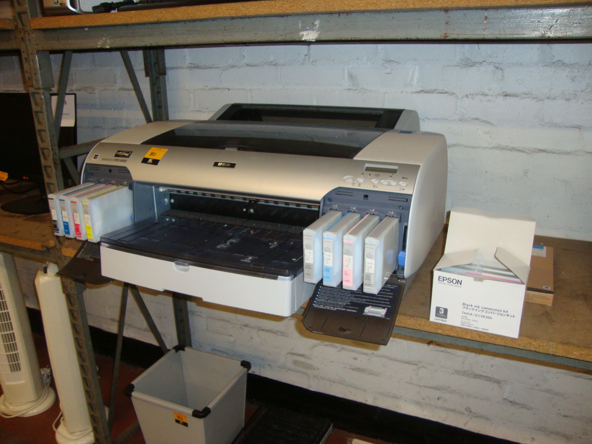 Epson Stylus Pro 4880 A2 printer including manual, disc, cables, small quantity of spare cartridges, - Image 5 of 10