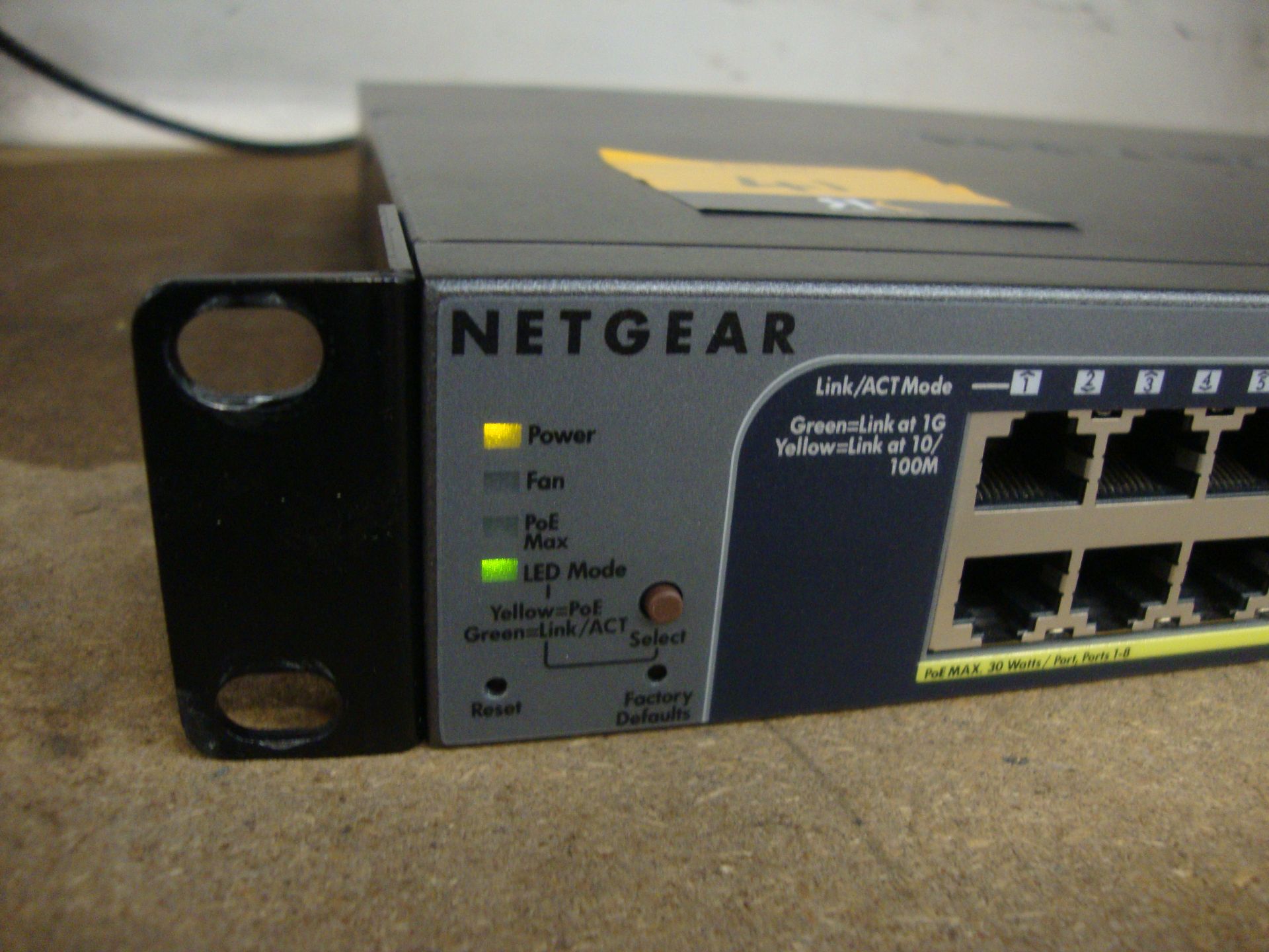 Netgear Prosafe model GS752TP rack mountable 48 port gigabit switch - Image 2 of 8