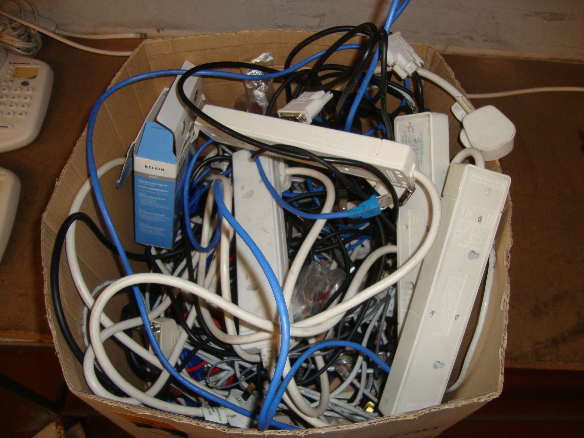 Quantity of electrical extension leads, computer cables and other related items - Image 3 of 3