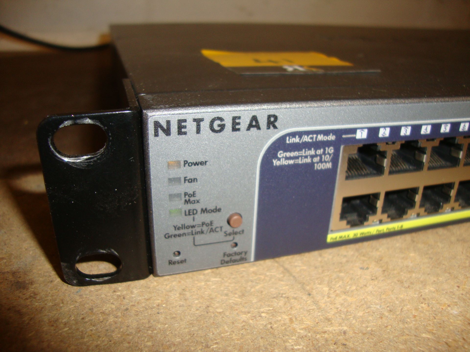 Netgear Prosafe model GS752TP rack mountable 48 port gigabit switch - Image 8 of 8