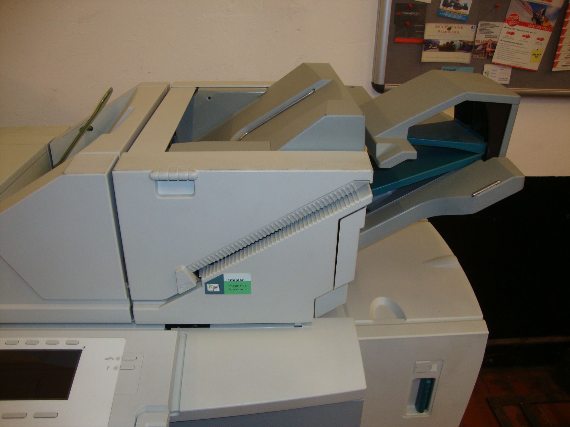 Oce VarioPrint 1075 large heavy duty printer. Please note this lot includes the 2-section flight - Image 9 of 18