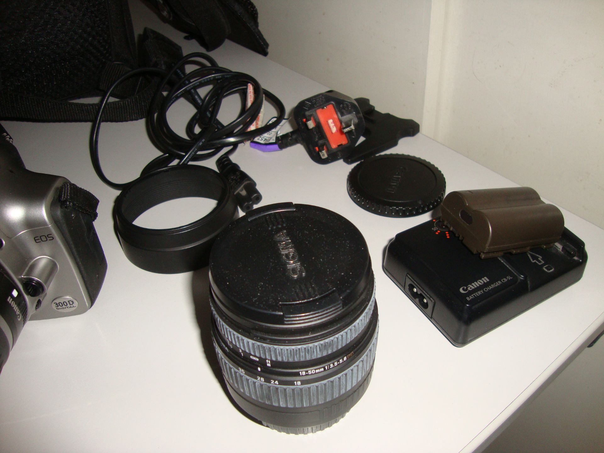 Canon 300D EOS digital SLR camera and lenses - Image 4 of 9