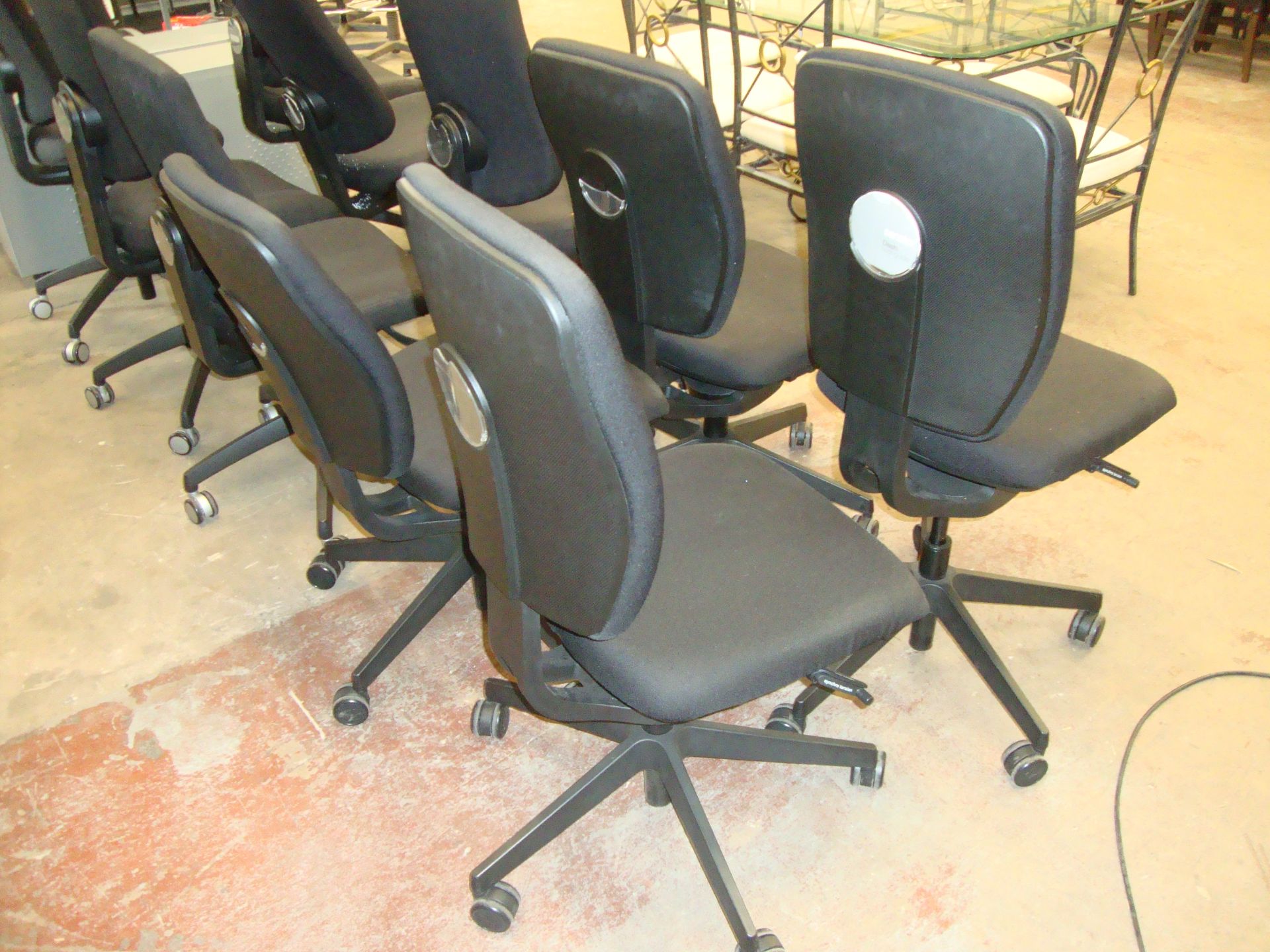 4 off matching black operator's chairs - Bild 3 aus 6