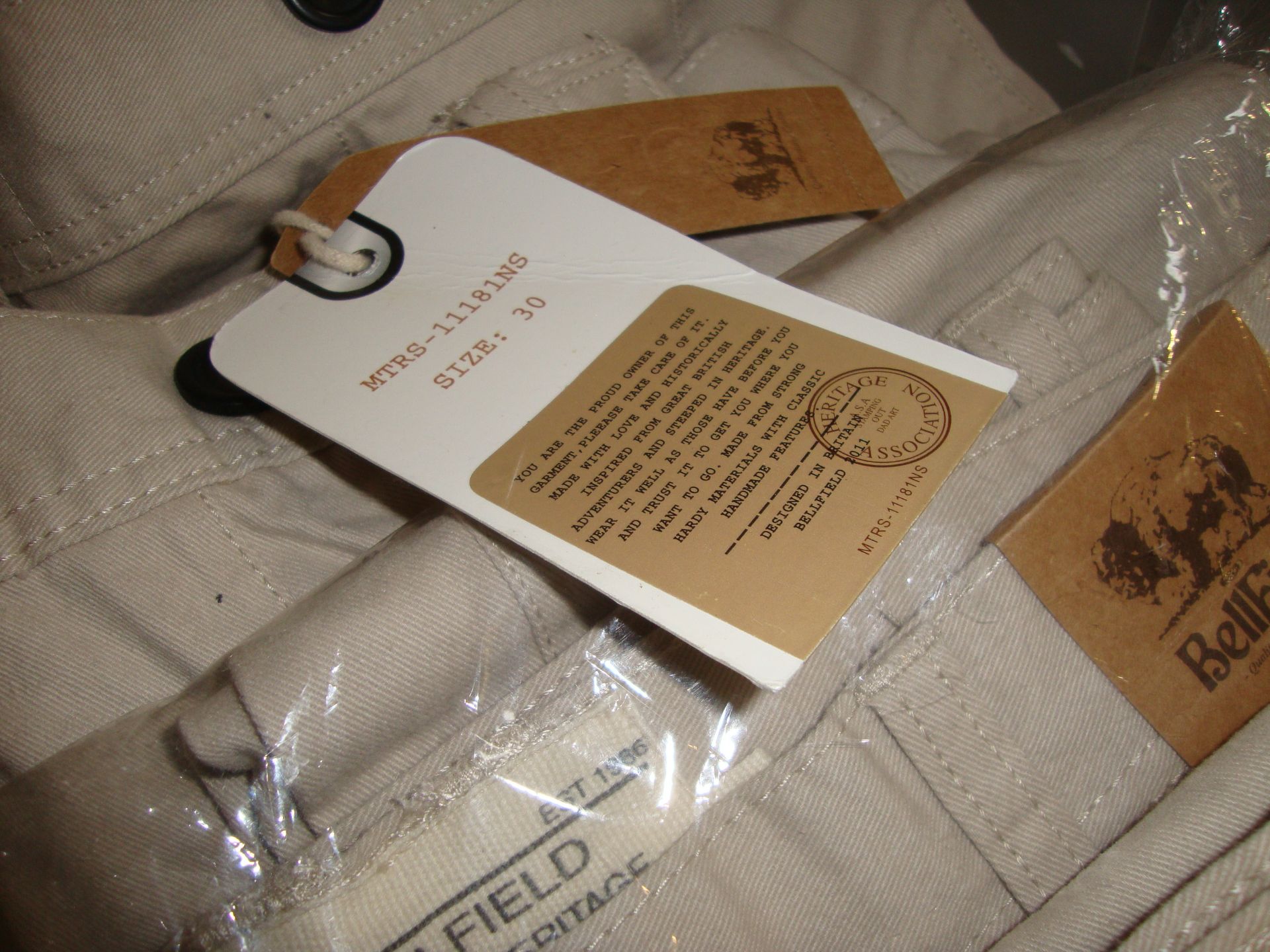 4 pairs of BellField canvas pants/trousers in assorted sizes - Image 3 of 3