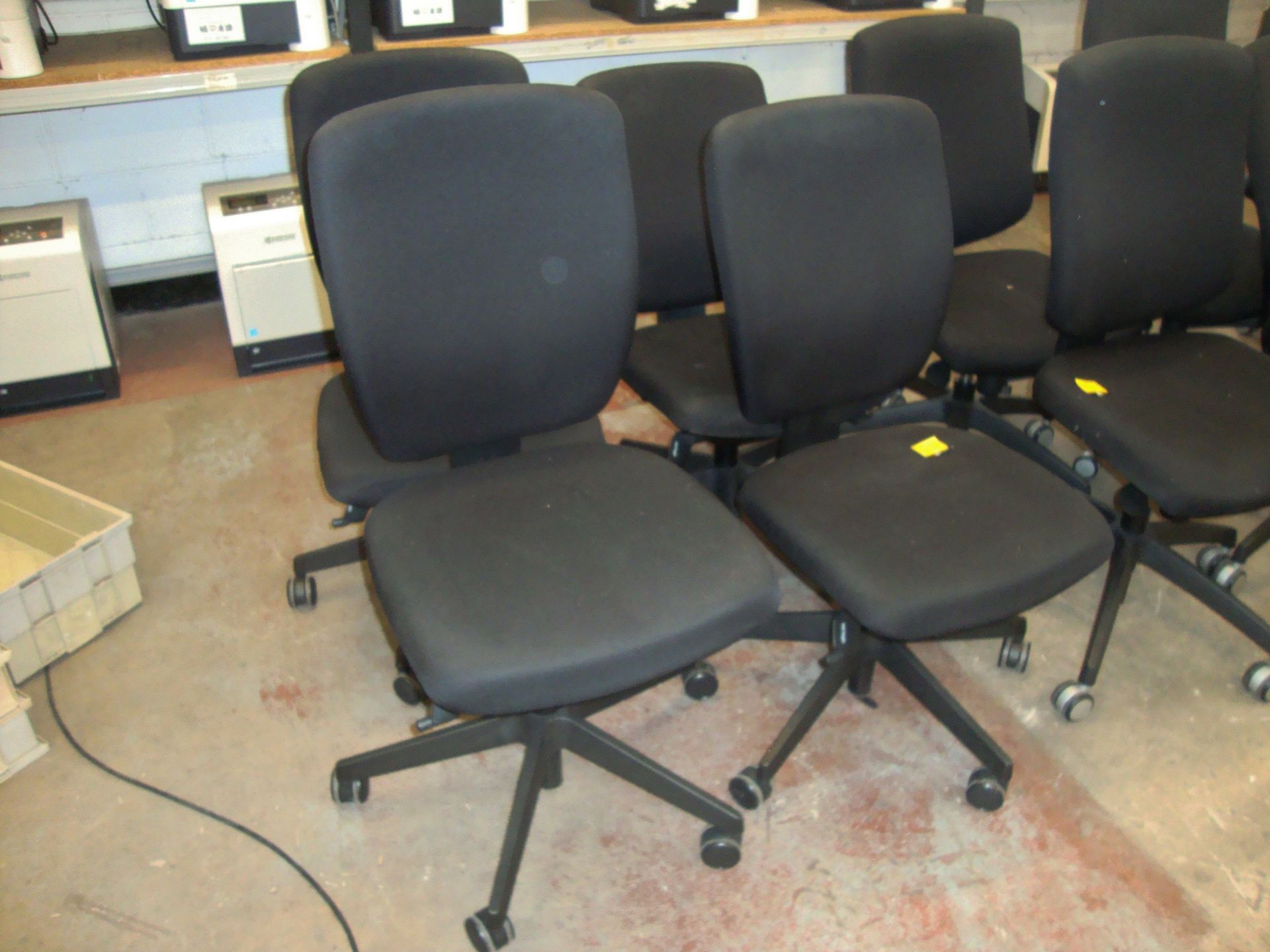 4 off matching black operator's chairs - Bild 6 aus 6