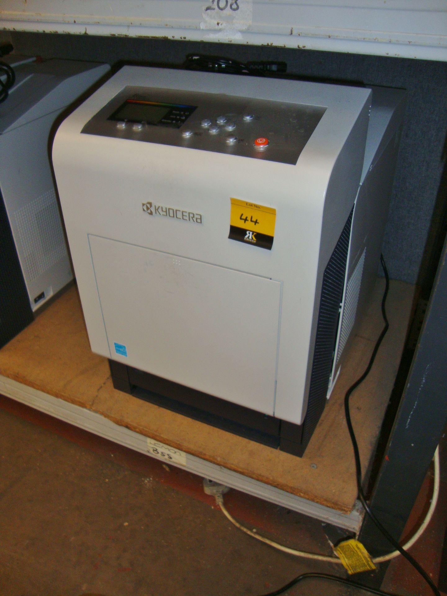 Kyocera model FS-C5400DN 35 page per minute colour laser printer. Up to 9,600 DPI printing quality - Image 2 of 4