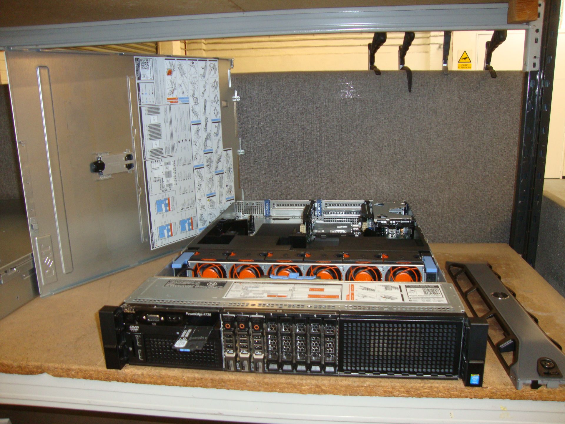 Dell PowerEdge model R730 server with twin Xeon 6 Core E5-2609 V3 1.9 GHz processors, 96Gb RAM, - Image 6 of 13