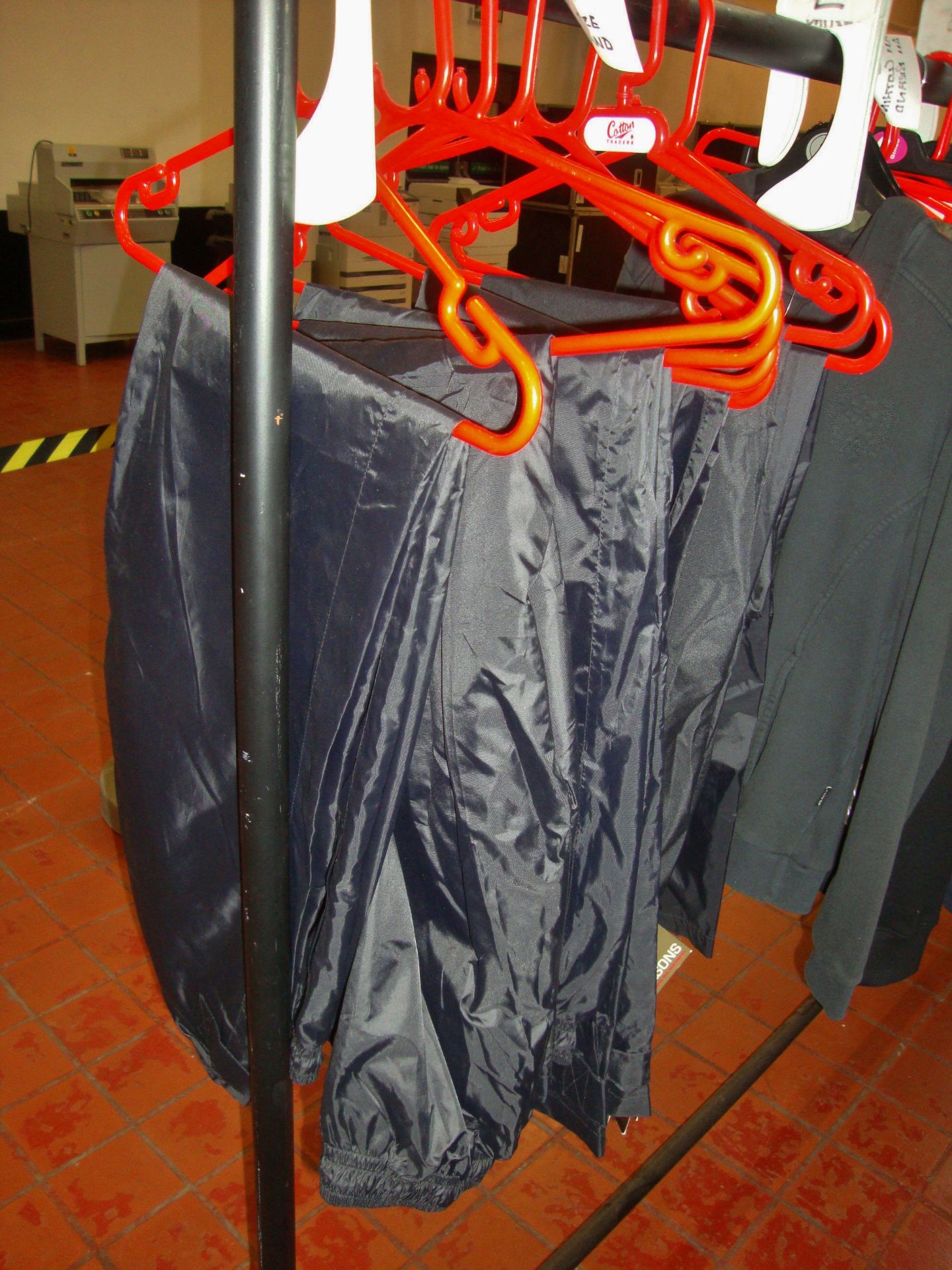 7 pairs of waterproof trousers by Didriksons, Location Clothing and others - Image 2 of 4