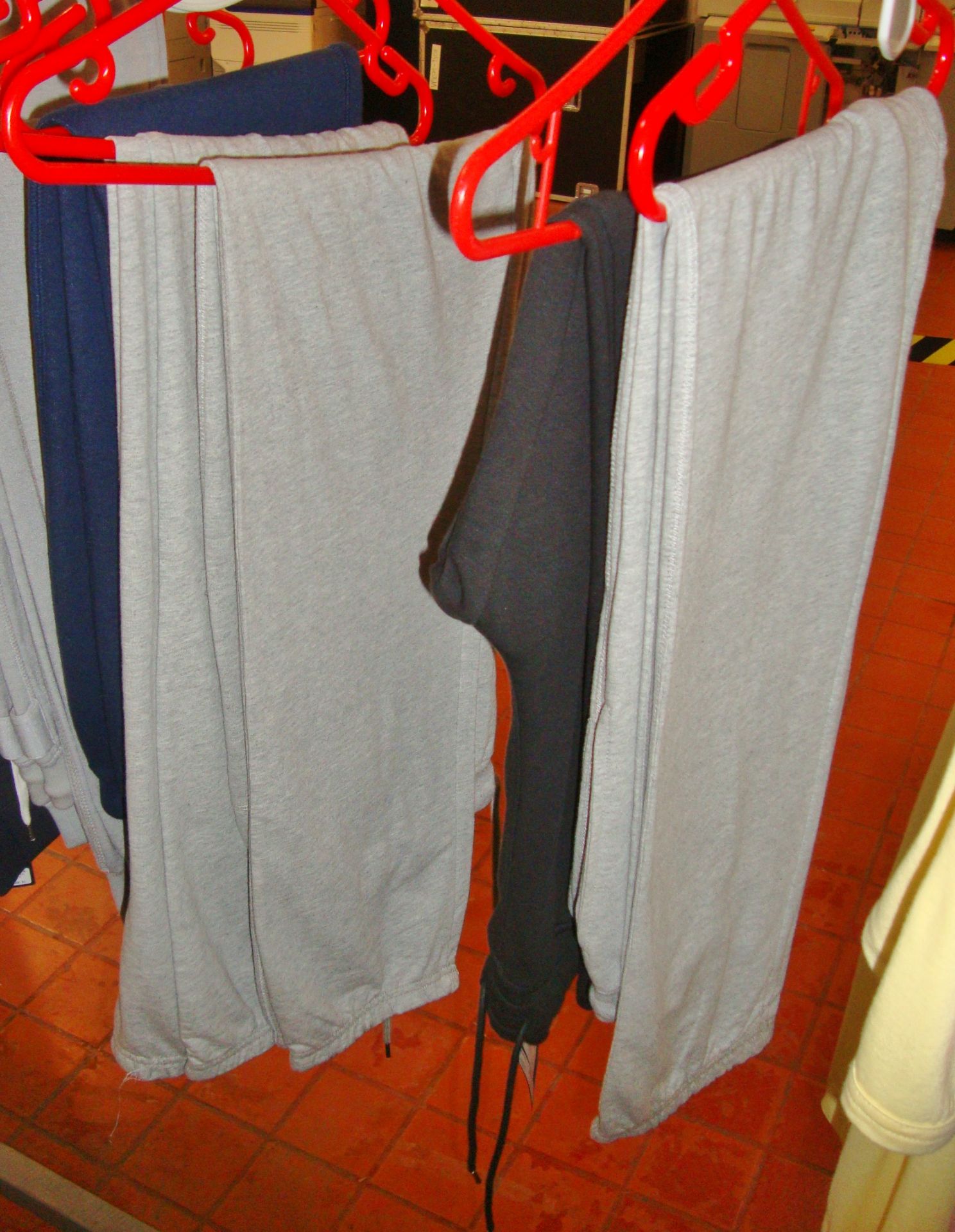 5 off assorted Luke sweat pants - Image 4 of 4