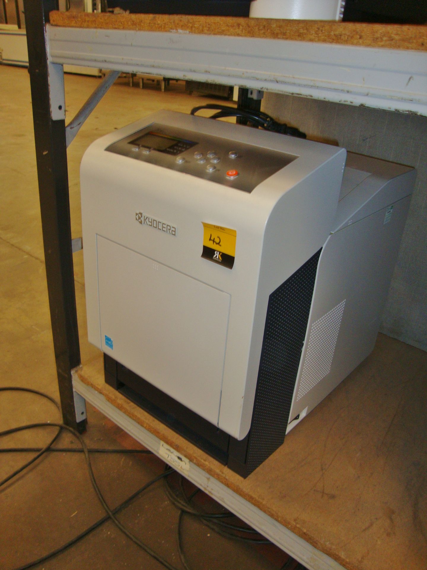 Kyocera model FS-C5400DN 35 page per minute colour laser printer. Up to 9,600 DPI printing quality - Image 3 of 5