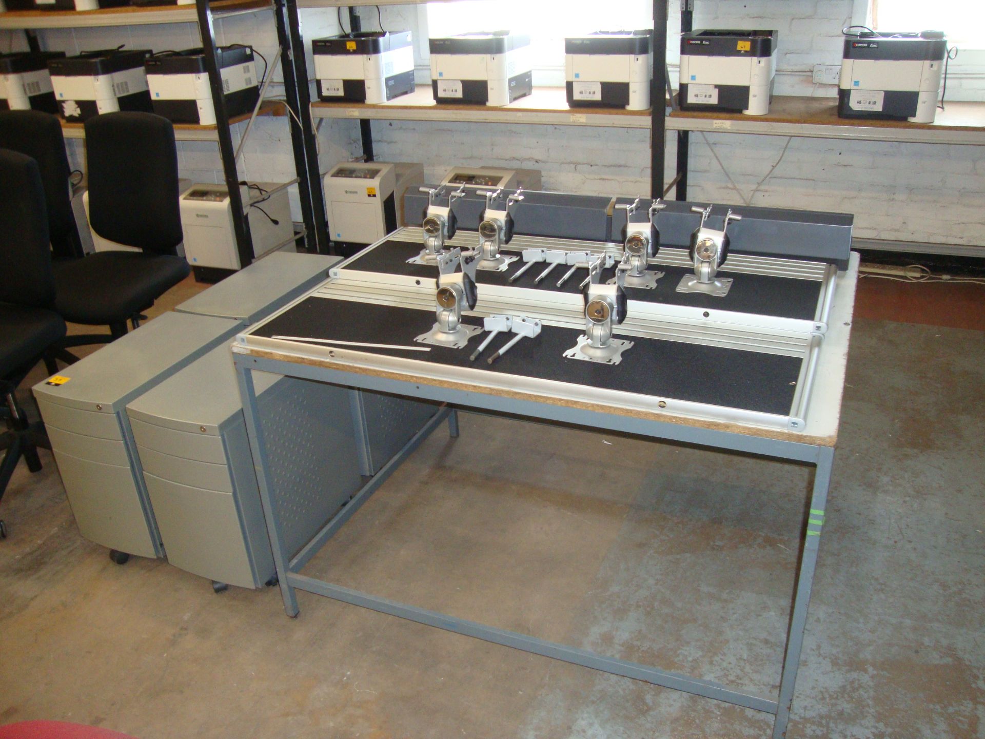 Mixed office equipment lot for use with small call centre-type desk comprising 4 off slim grey/ - Image 2 of 8