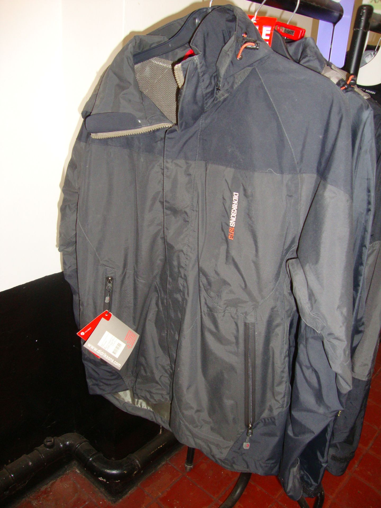 7 off Didriksons waterproof jackets in assorted styles and colours - Image 6 of 8