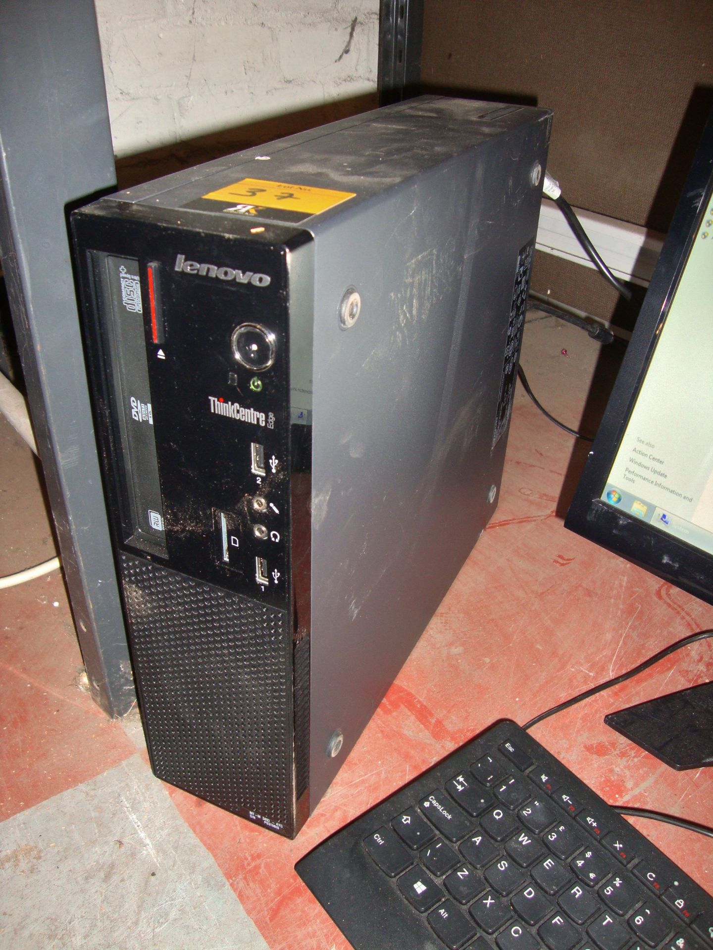 Lenovo desktop PC with Intel Core i3-3220@ 3.3GHz, 4Gb RAM, 500Gb hard drive, keyboard and Viewsonic - Image 2 of 4