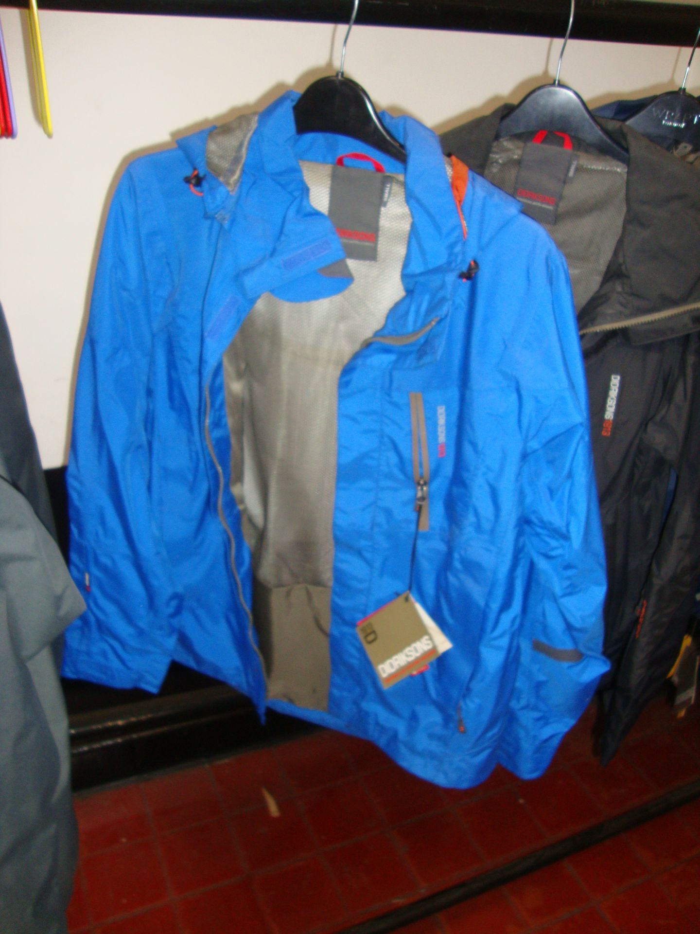 7 off Didriksons waterproof jackets in assorted styles and colours - Image 2 of 8