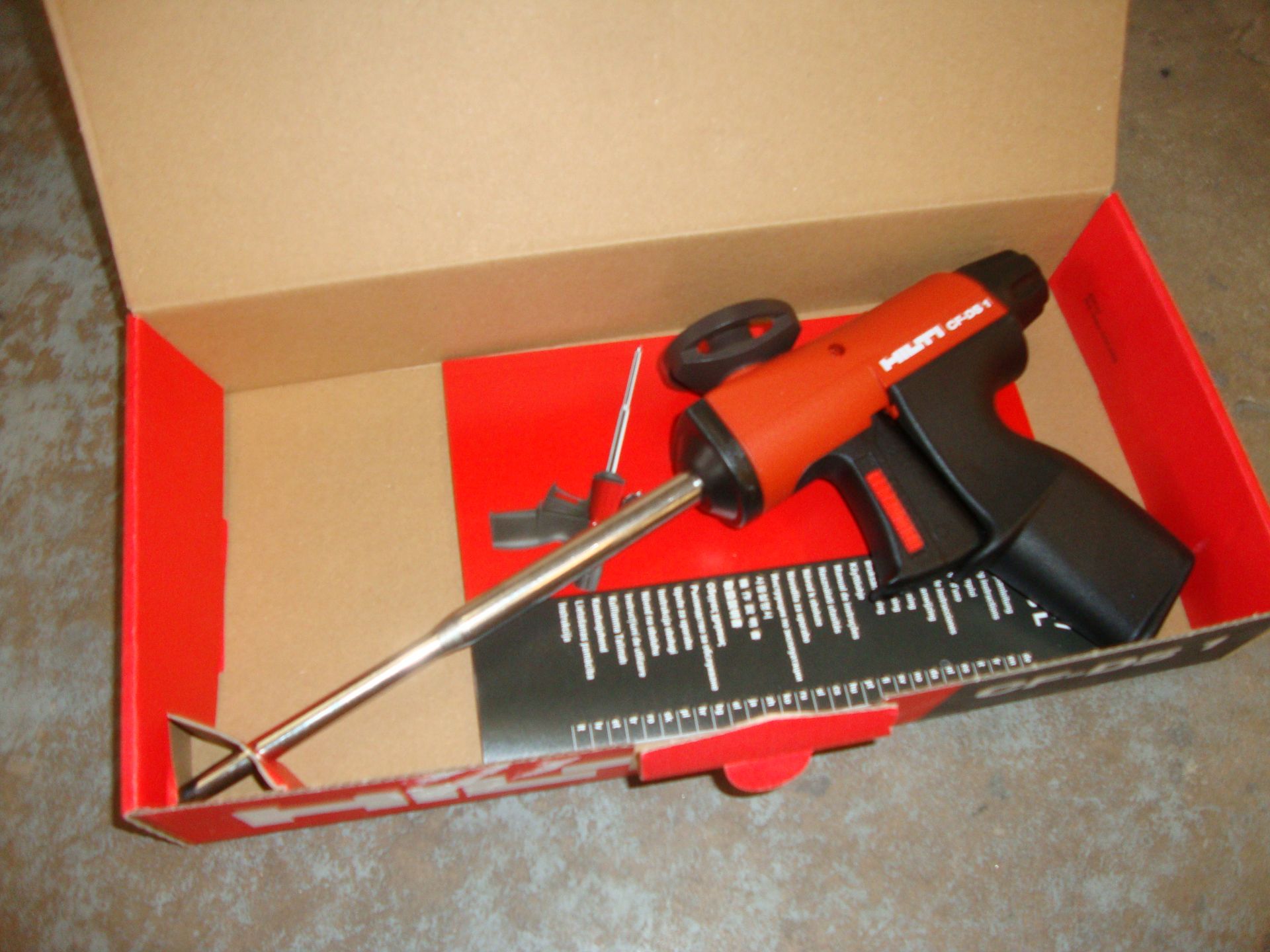 Hilti model CF-DS1 dispenser gun - appears unused. Includes box and instruction booklet/manual - Image 2 of 2
