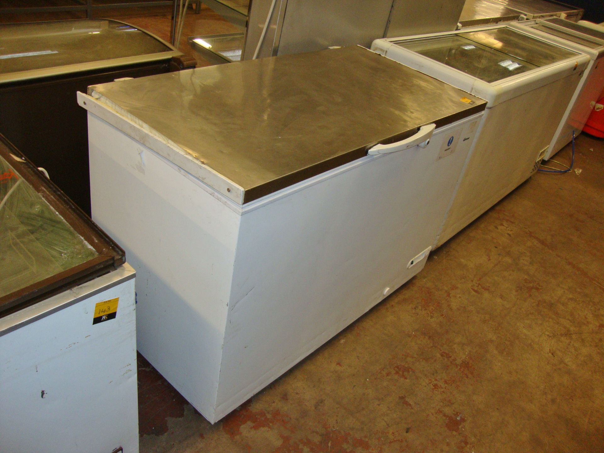 Gram mobile chest freezer with metal lid circa 1300mm wide