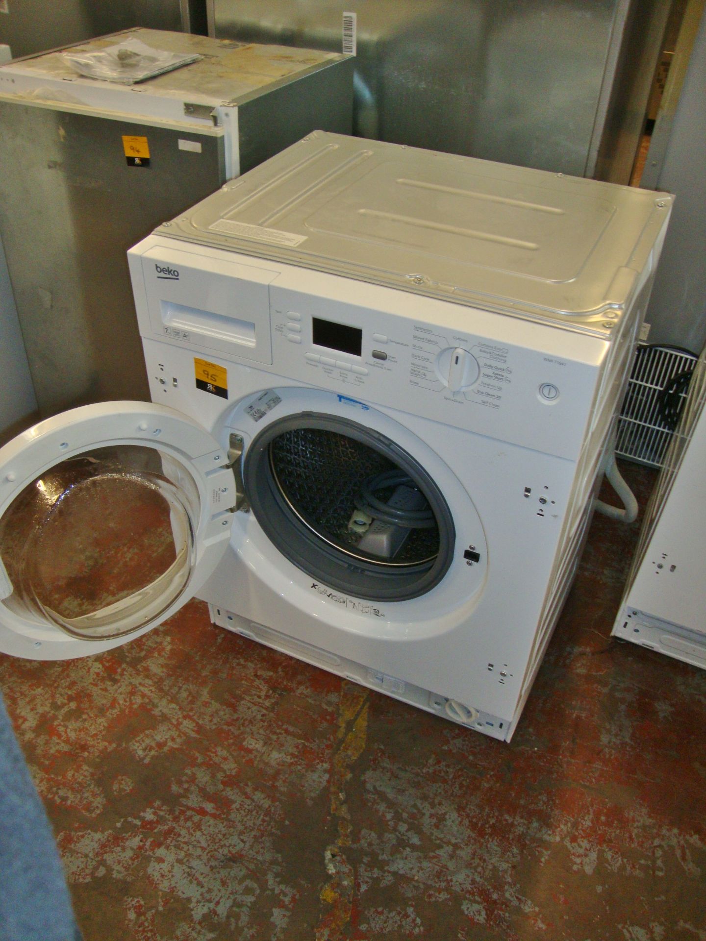 Beko 7kg 1600rpm A plus washing machine model WMI71641 - Bild 2 aus 3