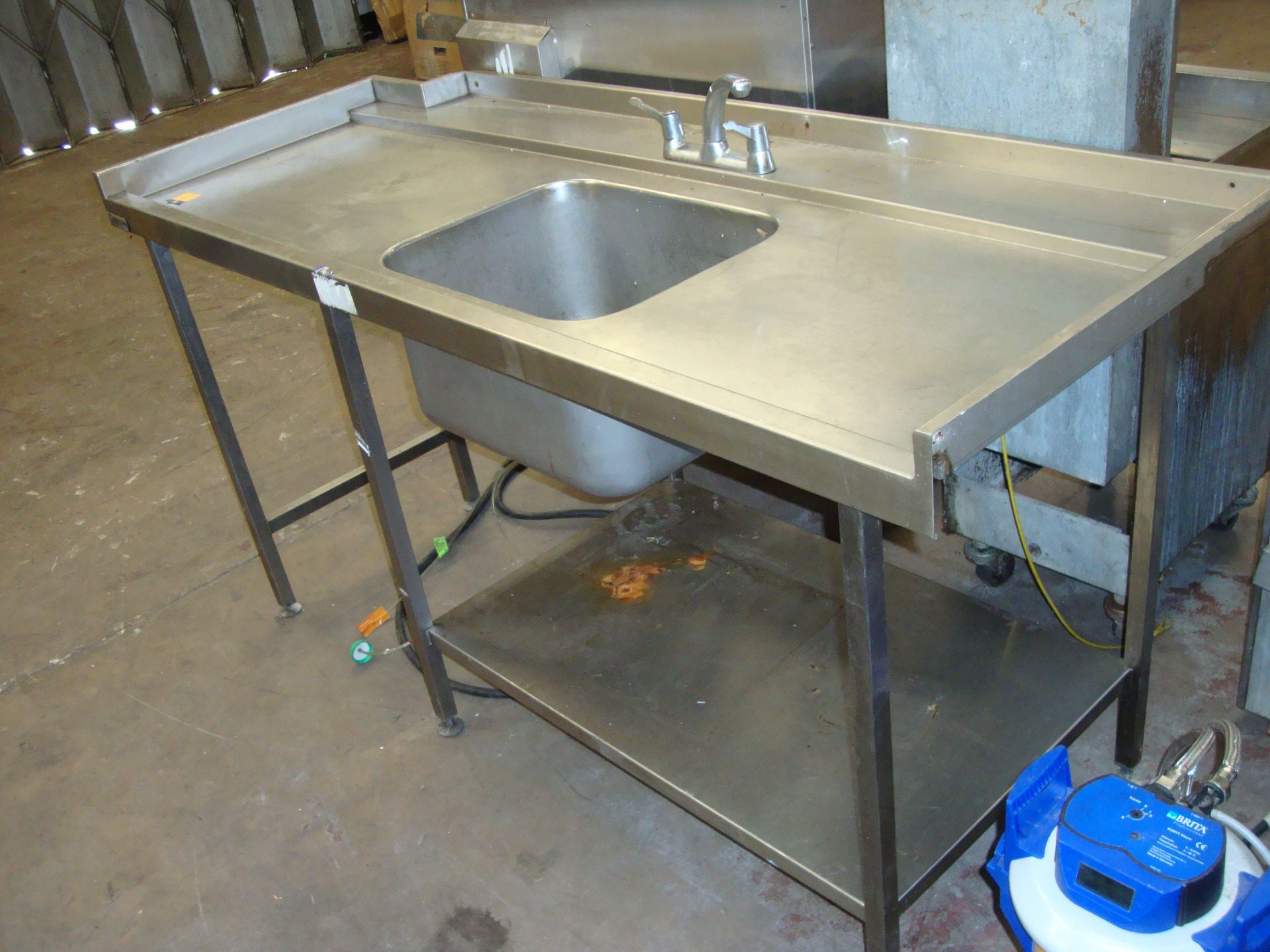 Large stainless steel floorstanding single bowl sink with mixer taps - Bild 2 aus 2