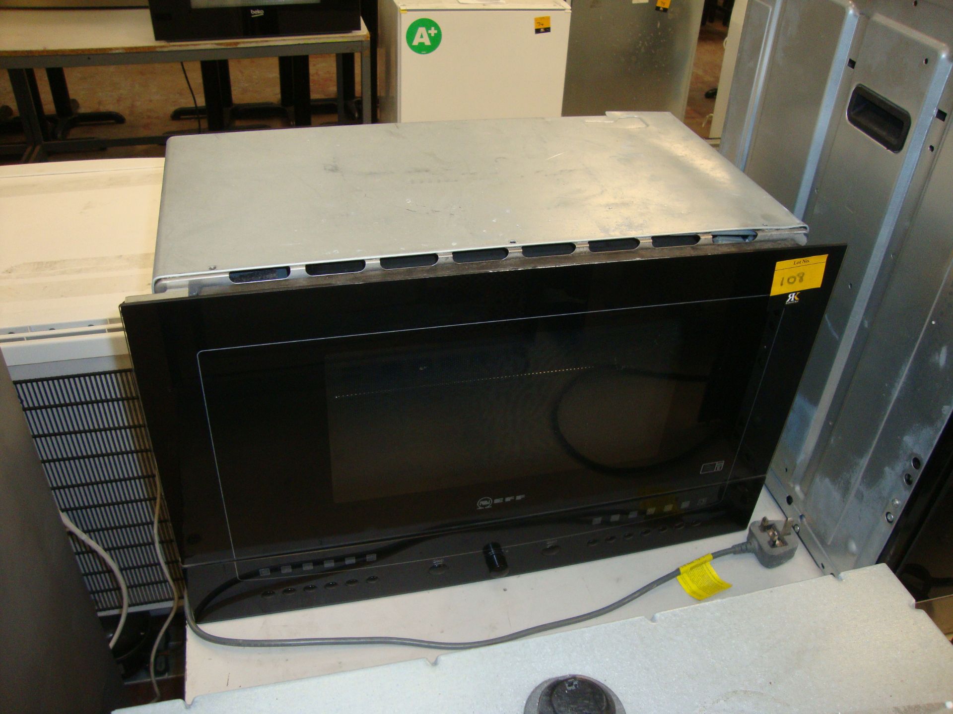 Neff integrated microwave