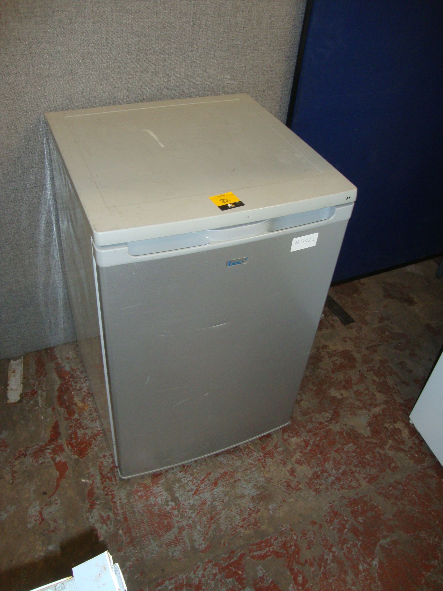 LEC silver counter height fridge freezer