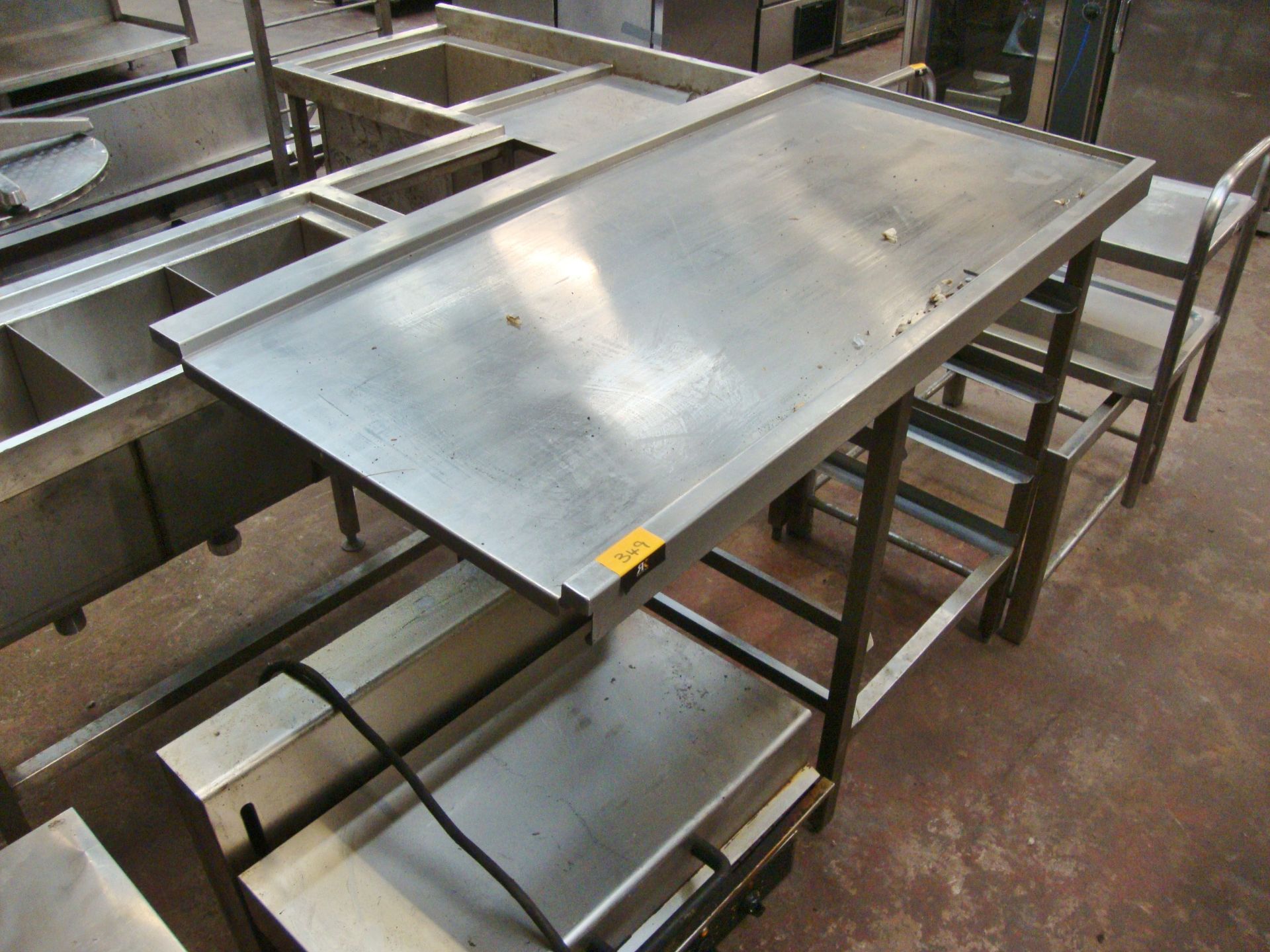 Stainless steel feeding unit for use next to commercial dishwasher or similar - Image 2 of 2