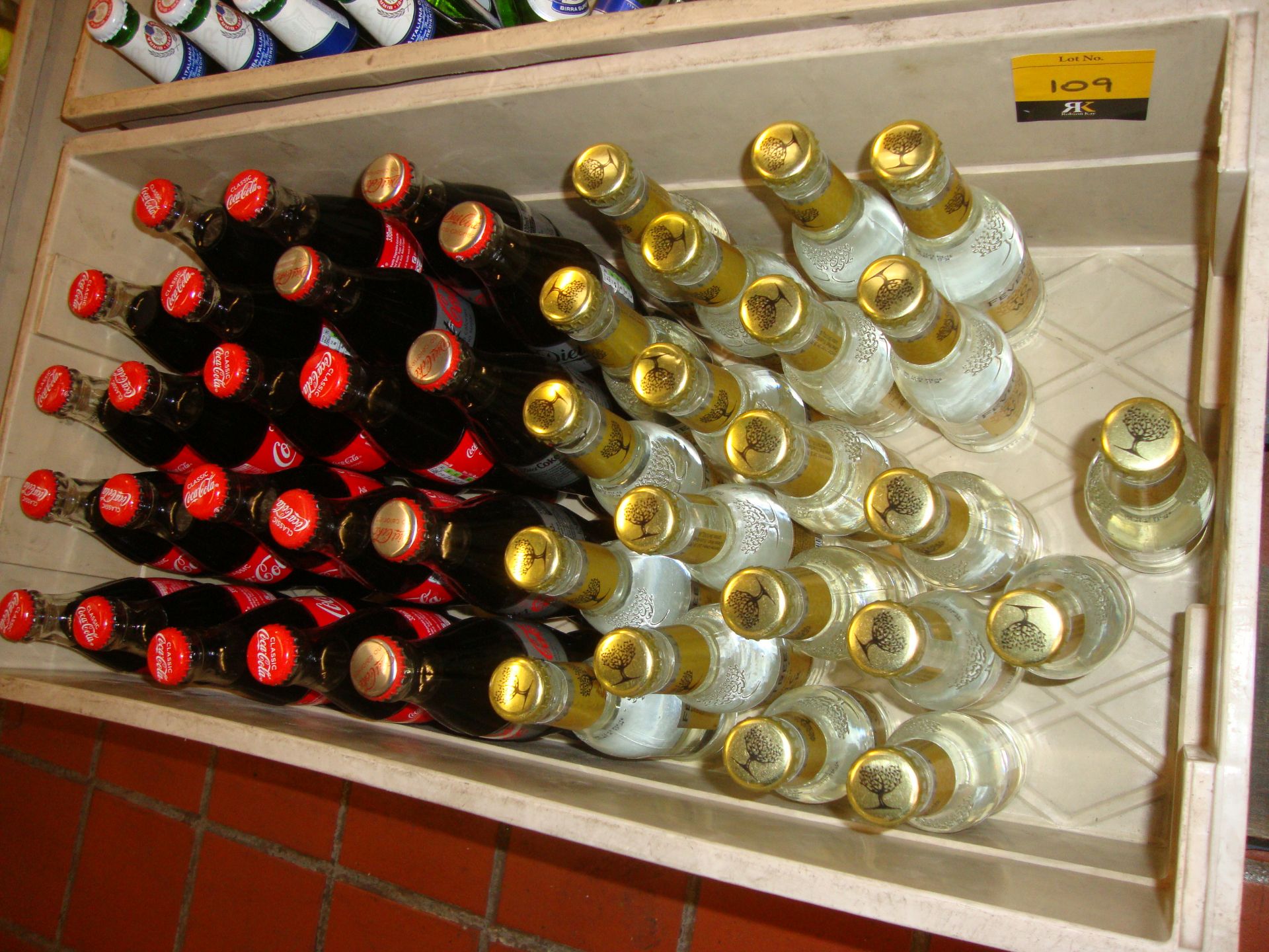 The contents of a crate of Coca Cola & Fever Tree tonic water - Image 2 of 3