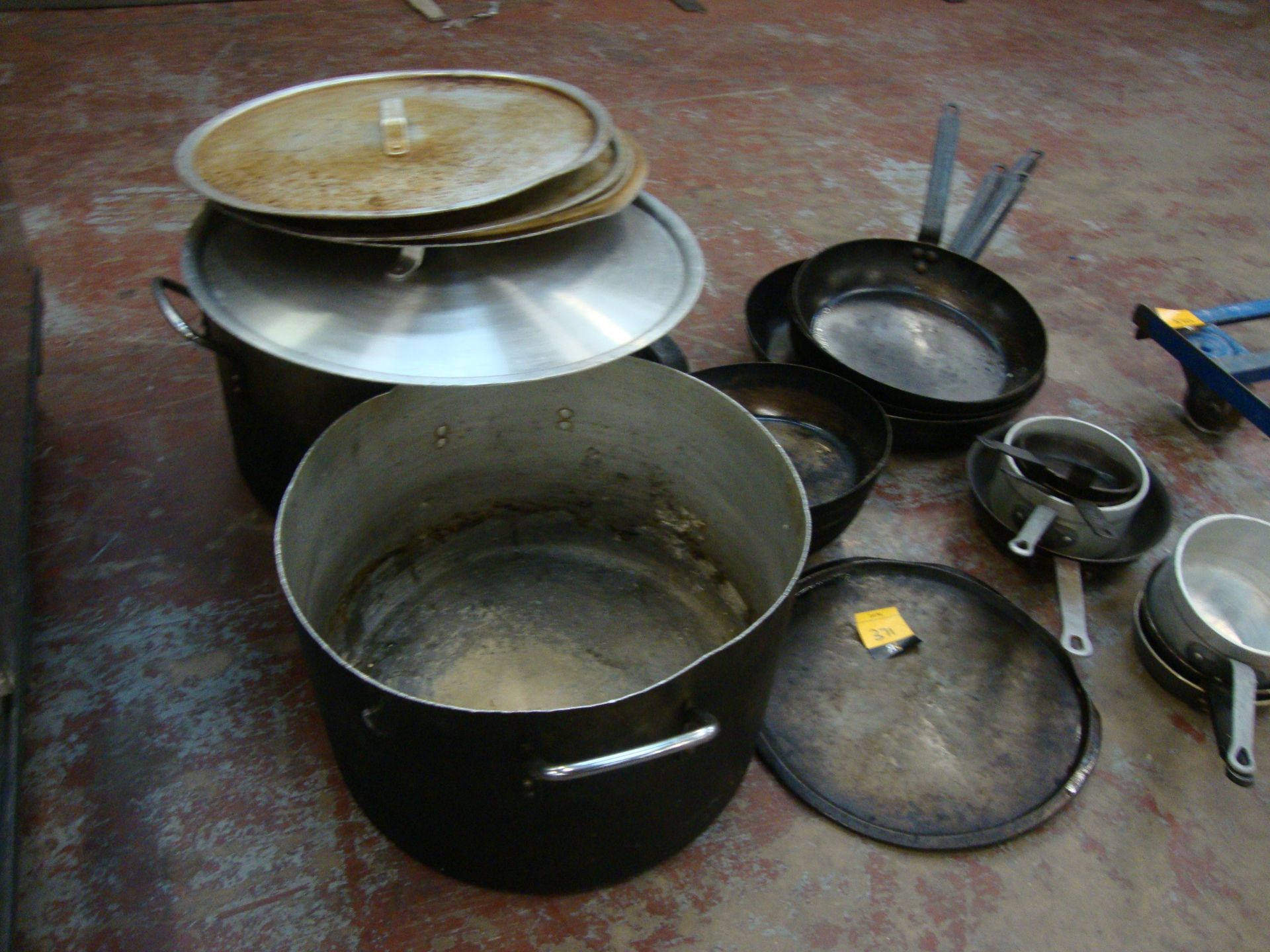 Quantity of pans as pictured - Image 3 of 5