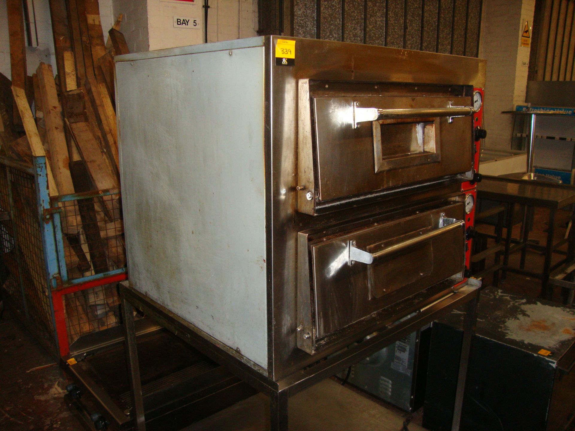 Twin cavity pizza oven - Image 2 of 4