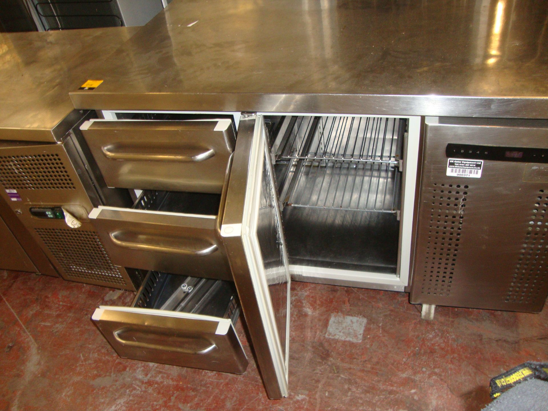 Stainless steel mobile refrigerated prep unit with slide out refrigerated drawers plus cupboard - Image 2 of 2
